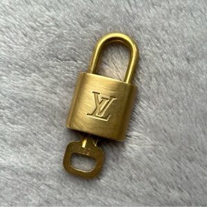 Louis Vuitton Lock & Key #321